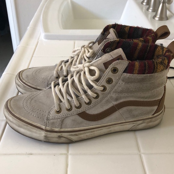 Vans Womens size 9/ Mens 7.5 - Picture 2 of 5